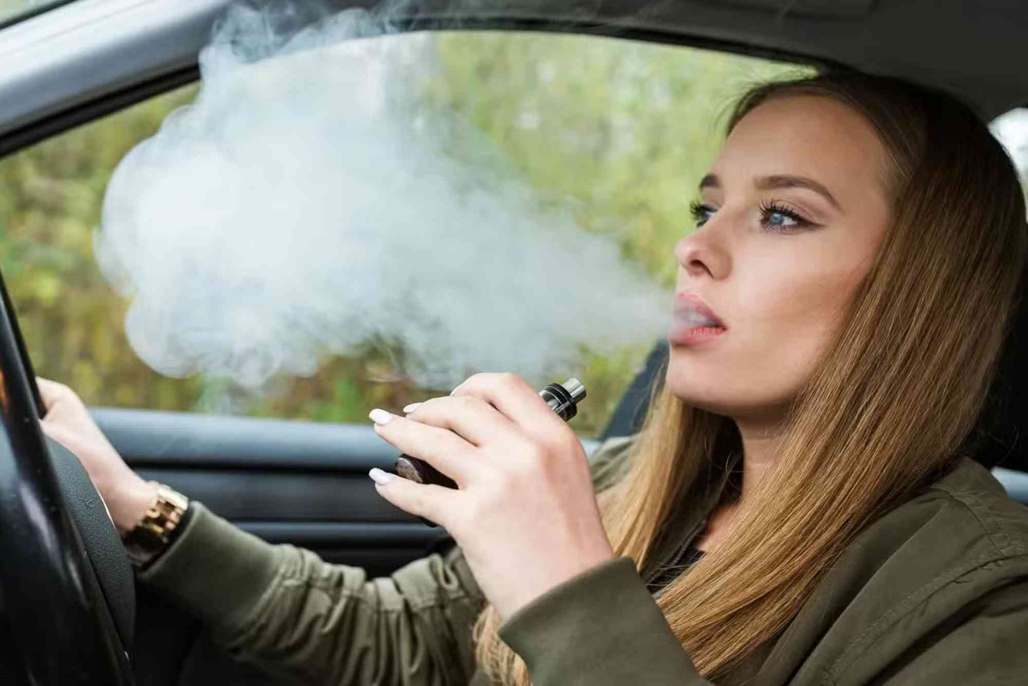 Vaping While Driving UAE