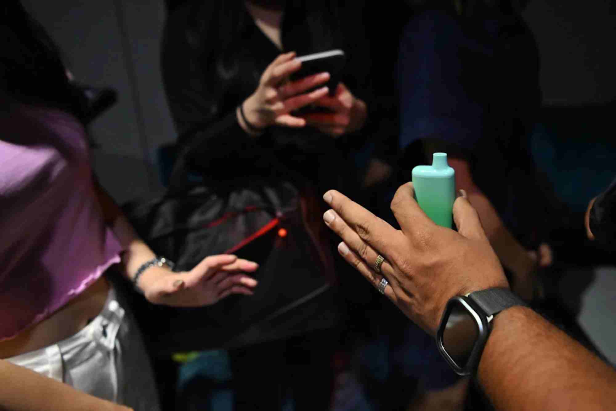 Vaping Meets Minimalism: How Vape-Inspired Fashion is Simplifying 2025 Trends